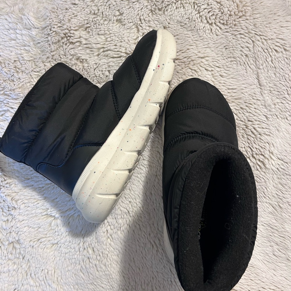 Dearfoams Black Winter Boots size 7.5